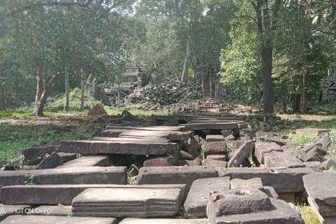 O Caminho Batido de Preah Khan Kompong Svay