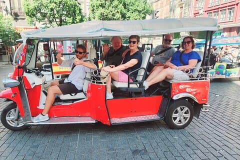 Discover Madrid in Tuk Tuk for 11⁄2 hours