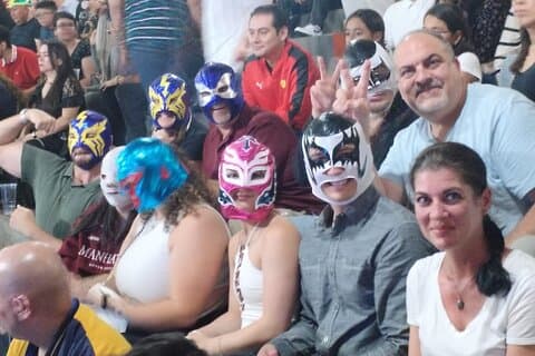 プルケ・テイスティングとメキシコレスリング： プレミアム小グループツアー