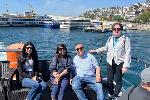Tour de medio día a Estambul – Visita al mercado de especias y paseo en barco por el Bósforo
