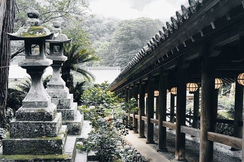 Nara: Explore Hasedera’s Giant Kannon and Cliffside Temple
