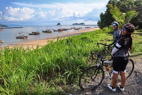 Tour en bicicleta por el campo de Langkawi con refrescos locales