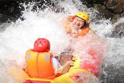 Yangshuo Dragon Neck River Rafting(GUILIN)