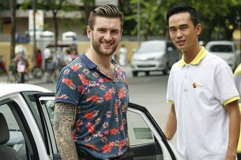 Servicio de coche privado de Da Nang a Hue con conductor inglés