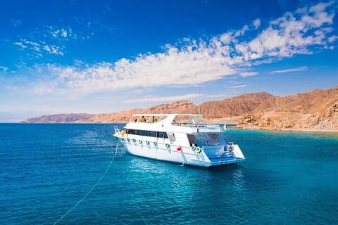 Snorkeling and Dolphin Yacht Tour in 3 islands with Lunch