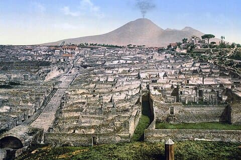 Full Day Private Pompei tour with stop at local winery for lunch