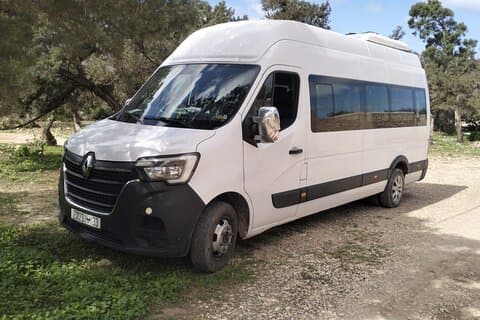 Coche privado de Marrakech a Essaouira para 8 a 17 personas
