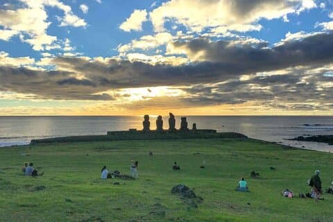 Half Day Tour to Ahu Tahai and Ahu Akivi
