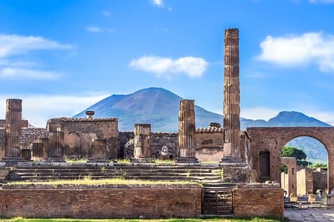 Passeggiata nel tempo: Escursione al Cratere del Vesuvio e Rovine di Pompei