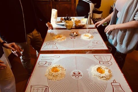 Cortona Cooking Class: Prepara Pasta Fresca o Pizza con Giada