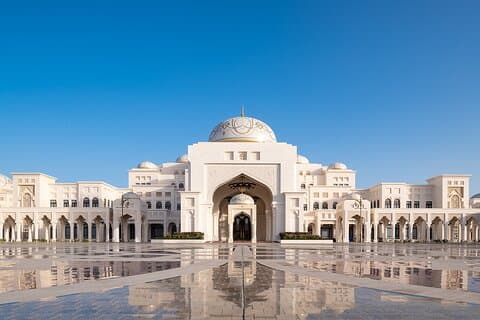 Visite privée de la ville d'Abou Dabi avec Qasar Al Watan au départ de Dubaï