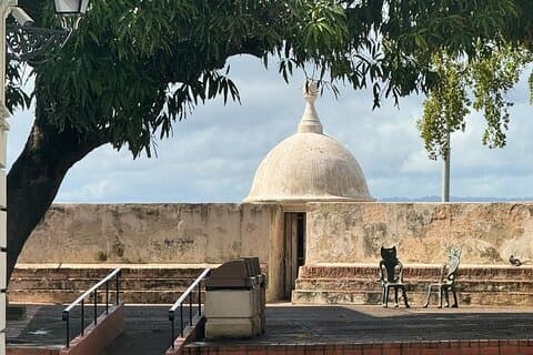 Explore San Juan while Solving a Murder Mystery
