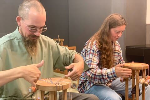 Kumihimo Workshop i en 370 år gammal flätningsbutik i Tokyo