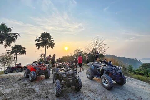 Paseo en ATV extremo al mirador de Patong Hill Phuket