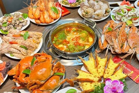 Da Nang City Sightseeing Private Tour med fisk og skaldyr Buffet