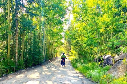 Mountain Roads E-Bike Tour. 1 Day with Transportation and Lunch