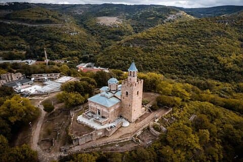From Bucharest to Veliko Tarnovo: PREMIUM TOUR small group