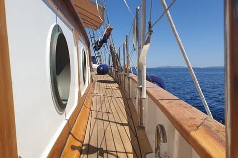 Zadar Private Authentic Wooden Boat Tour med ubegrenset champagne