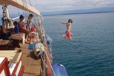 Zadar : Holzbootfahrt mit Dalmatiner Platter