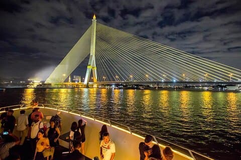Chao Phraya Princess middag cruise tur fra Bangkok