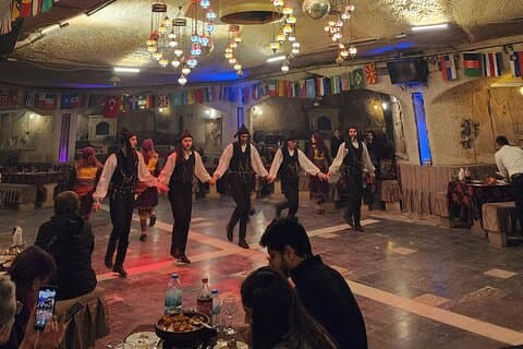 Tyrkisk natt på Cave Restaurant i Cappadocia
