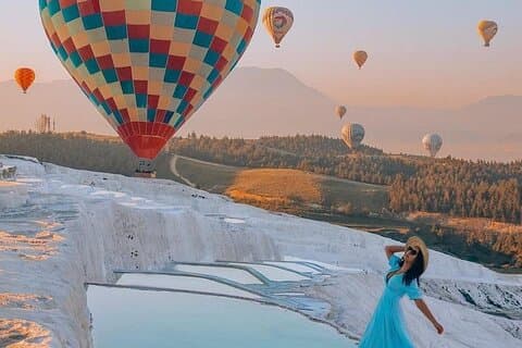 Tour en globo por la Jerápolis y el aire caliente de Pamukkale desde Kemer