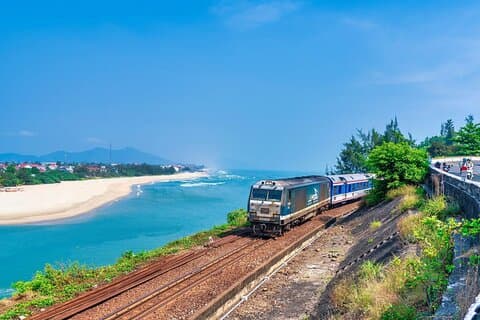 Hoi An: Privates Auto von/nach Hue über fabelhafte Haltestellen (einfache Fahrt)