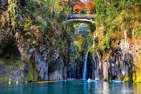 Takachiho Gorge, Shirakawa Suigen, Amanoiwato & Yasukawara Heiligdommen