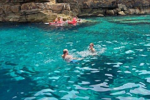 Excursión Calas y Cuevas con Tapas y Barra Libre Premium en Ibiza