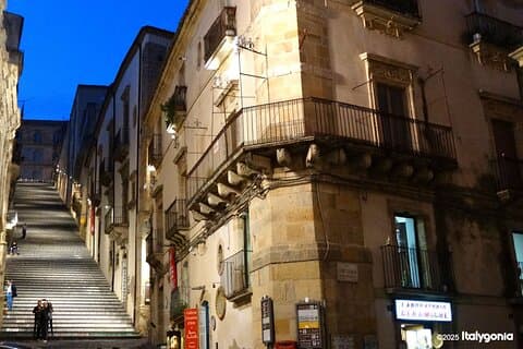 Caltagirone: Tradisjonell keramisk byvandring