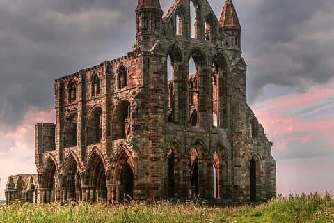 Whitby Abbey från London eller Heathrow flygplats RETURN Meet & Greet