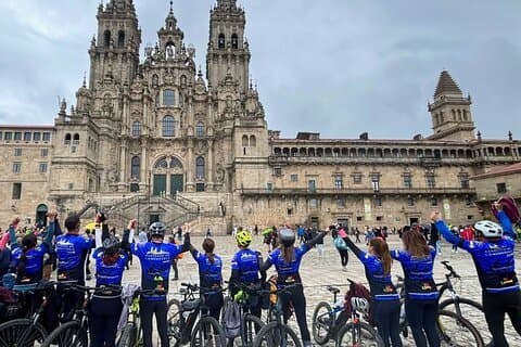 Hotell i nærheten av The Camino Coast Adventure Bike Tour