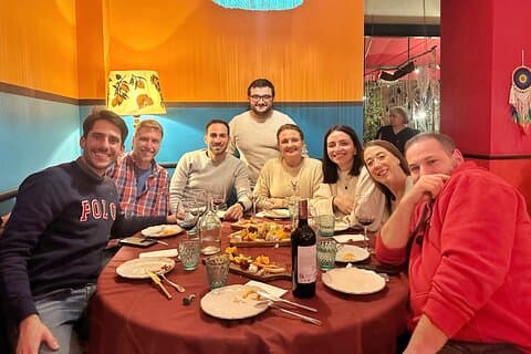 Coma como um morador local: experiência gastronômica e degustação de vinhos em Baku