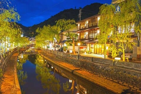 1Natt och 2dagars resa till Kinosaki Onsen och Templet