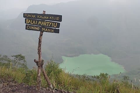 Kelud Volcano trekking