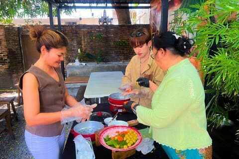 Visite de la ville de Phuket avec promenade en phothong et cours de cuisine
