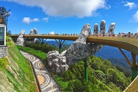 ダナン発高級プライベートバナヒルズツアー(ビュッフェランチ付き)