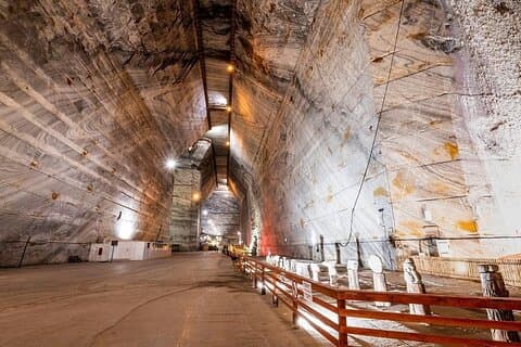 Winery and Salt Mine: PREMIUM TOUR small group