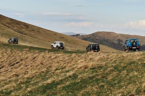 Excursão de dia off-road de Bucareste para Nehoiu