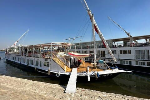 Private Yalla Bina Dahabiya Tour