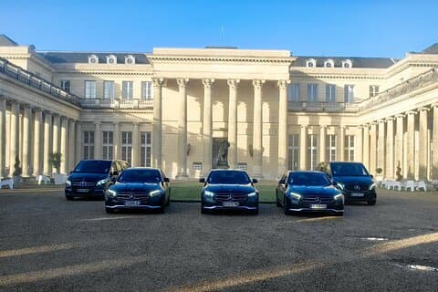 Private transfer Paris CDG round trip with driver