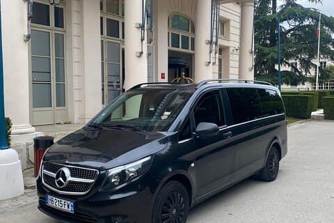 Private Transfer from Paris to Bruges with Multilingual Driver