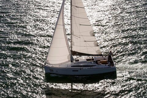 Escapada en Velero Privado de 1 dia desde Sitges