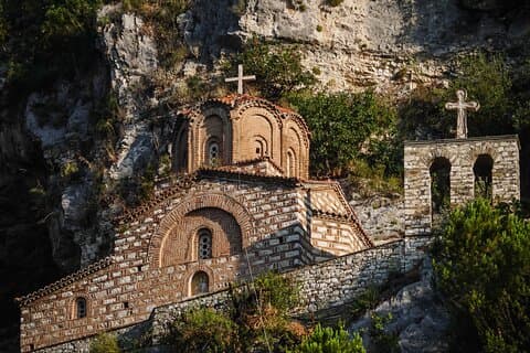 Esplora la città di Berat Tour di un'intera giornata