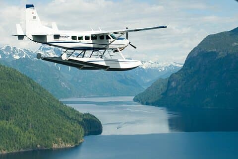 Expérience pittoresque de montagne côtière par Seair Seaplanes