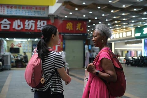 Guangzhou : Service privé de compagnon d'affaires (demi-journée/journée complète)