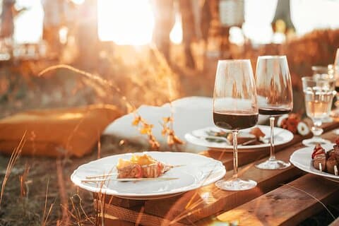 Sicily: Sunset Wine Tasting and Vineyard Picnic in Messina