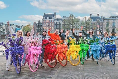 Erkunden Sie Amsterdamer Kanäle auf ikonischen Flower Bikes
