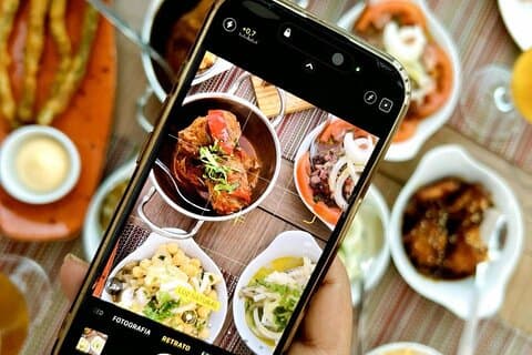 Food Tour: Local Tapas & Tastings w/ Family Farm Visit