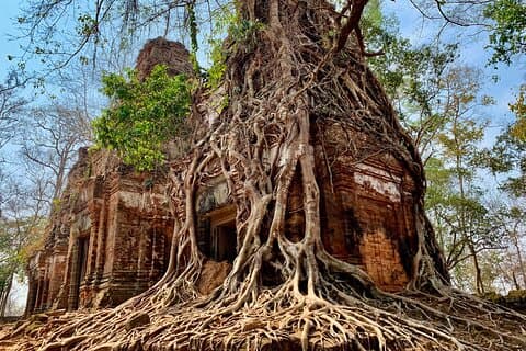 Private taxi from Siem Reap to Koh Ker and Beng Mealea temple